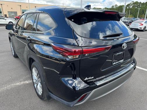 2024 Toyota Highlander Platinum