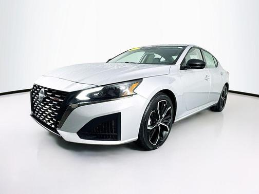 2024 Nissan Altima SR FWD