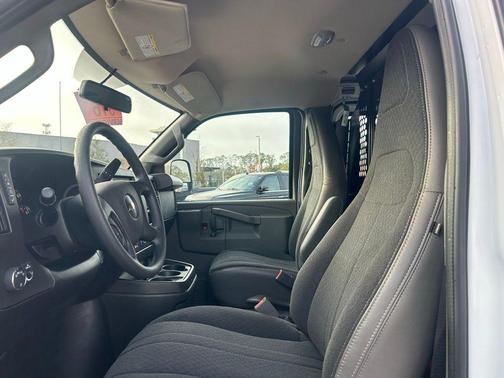 2024 Chevrolet Express 2500 Work Van