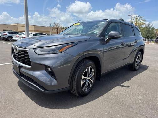 2024 Toyota Highlander XLE