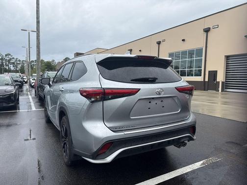 Celestial Silver Metallic 2023 Toyota Highlander XSE
