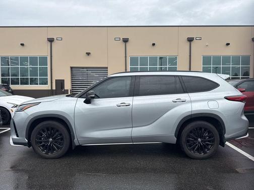 Celestial Silver Metallic 2023 Toyota Highlander XSE
