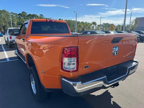 2024 RAM 3500 Tradesman Crew Cab 4x4 8' Box