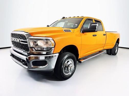 2024 RAM 3500 Tradesman Crew Cab 4x4 8' Box