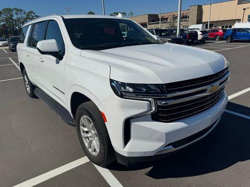 2024 Chevrolet Suburban LT