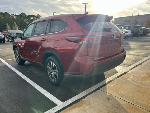 2024 Toyota Highlander XLE