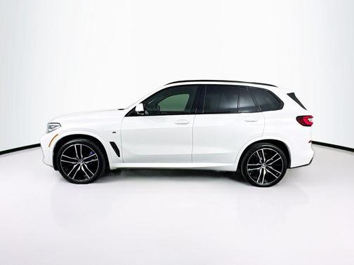 2022 BMW X5 M50i