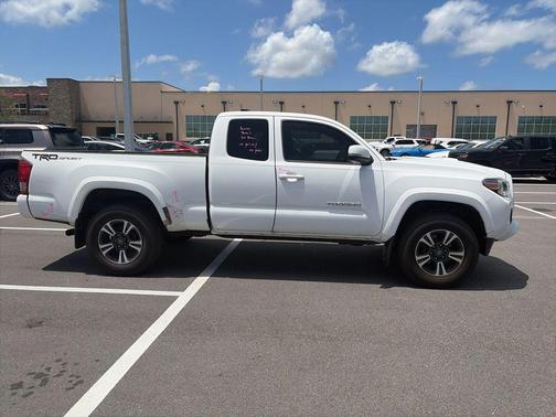 Super White 2017 Toyota Tacoma TRD Sport