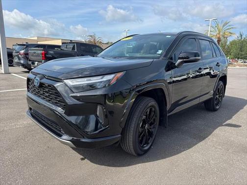 2024 Toyota RAV4 Hybrid SE