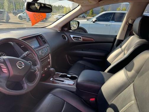 2017 Nissan Pathfinder Platinum