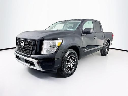 2023 Nissan Titan SV