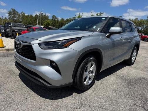 2023 Toyota Highlander LE