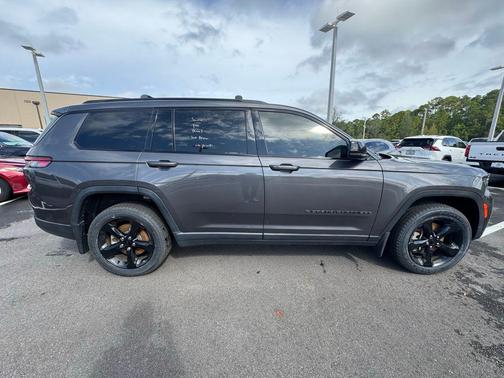 2022 Jeep Grand Cherokee L Altitude