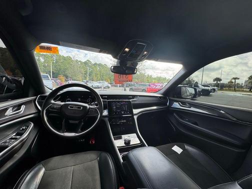 2022 Jeep Grand Cherokee L Altitude