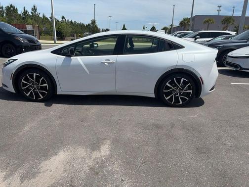 Wind Chill Pearl 2025 Toyota Prius Plug-In Hybrid SE