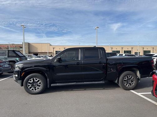 2022 Nissan Frontier SV