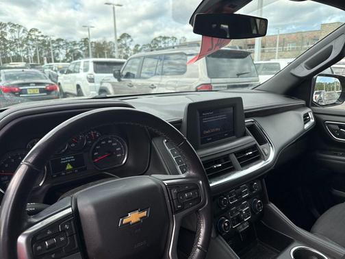 2022 Chevrolet Suburban LS