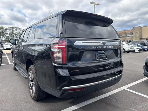 2022 Chevrolet Suburban LS