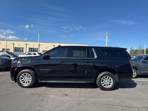 2022 Chevrolet Suburban LS