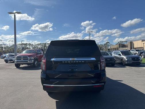 2022 Chevrolet Suburban LS