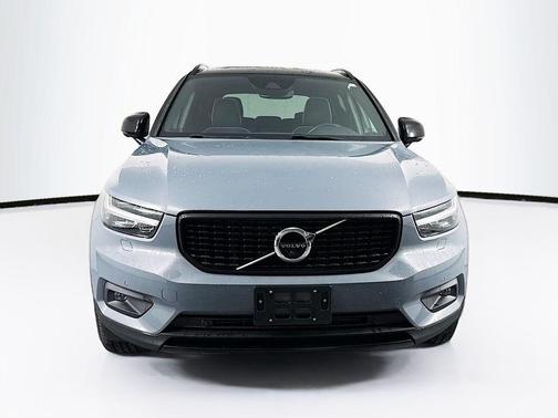 2021 Volvo XC40 T5 R-Design