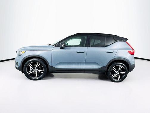 2021 Volvo XC40 T5 R-Design