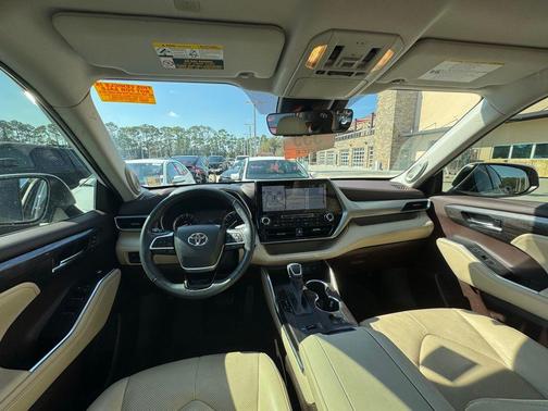 2022 Toyota Highlander Platinum