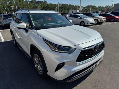 2022 Toyota Highlander Platinum