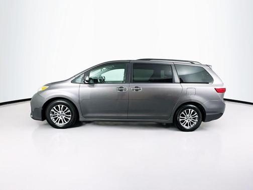 2020 Toyota Sienna XLE Premium