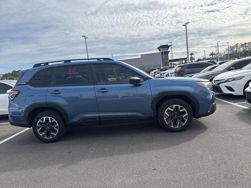 2025 Subaru Forester Base