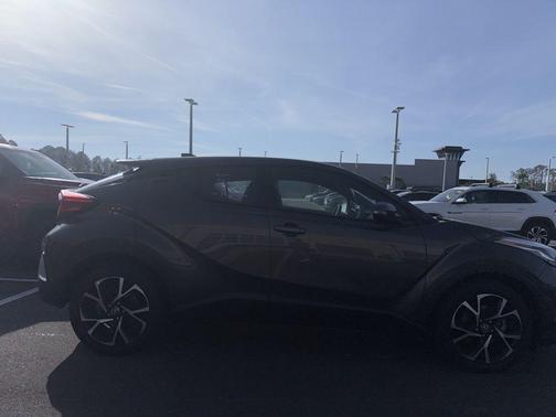 2022 Toyota C-HR Limited