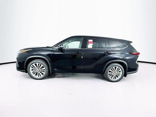 Midnight Black Metallic 2026 Toyota Highlander Hybrid Platinum