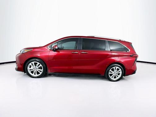 2024 Toyota Sienna Platinum