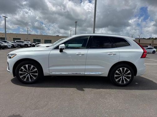2023 Volvo XC60 B5 Plus Bright Theme