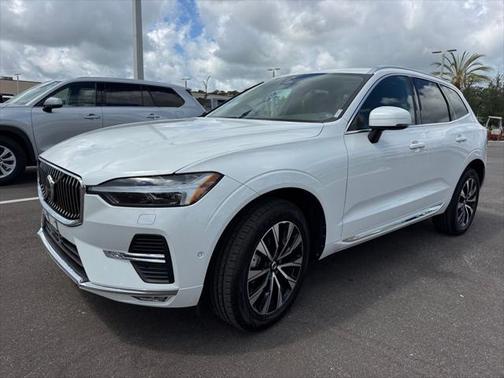 2023 Volvo XC60 B5 Plus Bright Theme