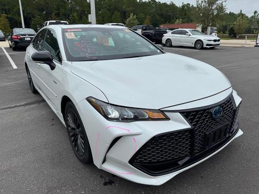 2021 Toyota Avalon Hybrid XSE