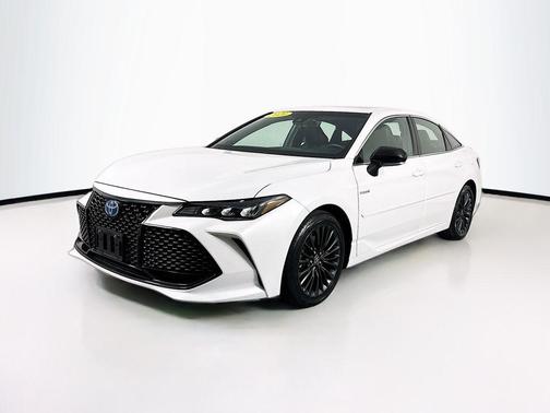 2021 Toyota Avalon Hybrid XSE