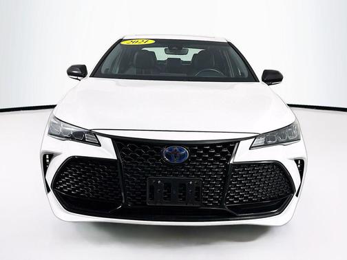 2021 Toyota Avalon Hybrid XSE
