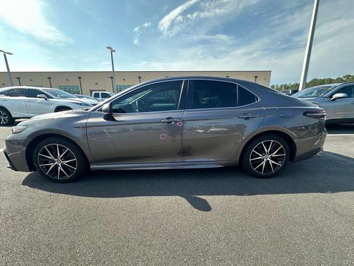 Predawn Gray Mica 2024 Toyota Camry SE