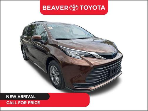 2023 Toyota Sienna LE