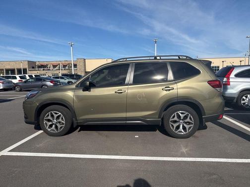 2023 Subaru Forester Premium