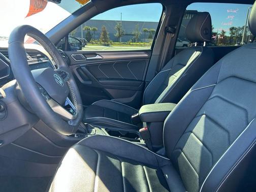 2023 Volkswagen Tiguan 2.0T SEL R-Line 4MOTION