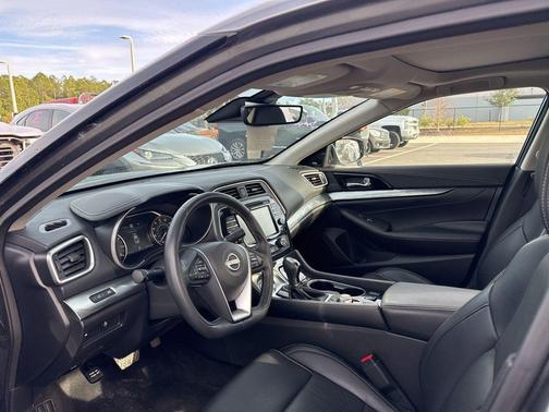 2023 Nissan Maxima SL