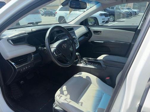 Blizzard Pearl 2018 Toyota Avalon XLE Premium