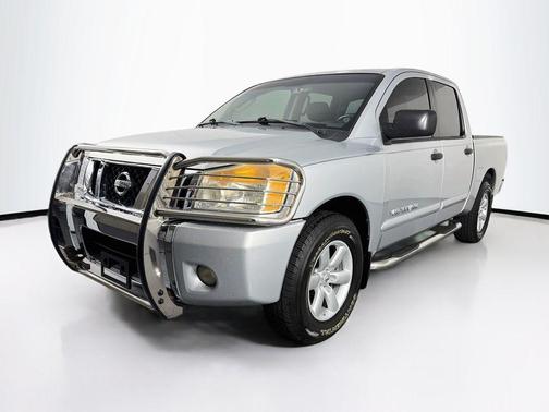 Radiant Silver Metallic 2010 Nissan Titan SE