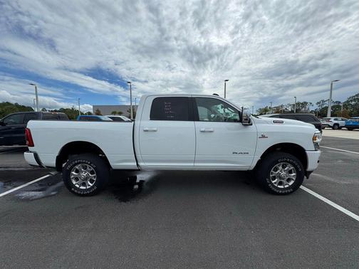 2023 RAM 2500 Laramie Crew Cab 4x4 6'4' Box