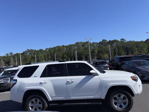 2024 Toyota 4Runner SR5