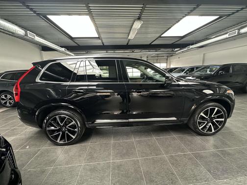 2023 Volvo XC90 B6 AWD Plus 7-Seater