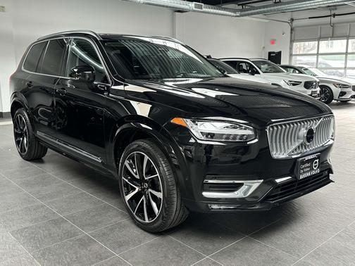 2023 Volvo XC90 B6 AWD Plus 7-Seater