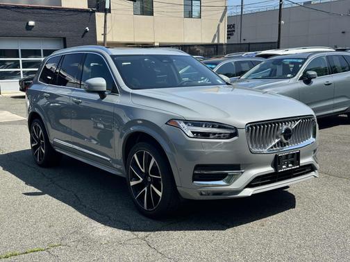 2024 Volvo XC90 B6 Plus Bright 7-Seater